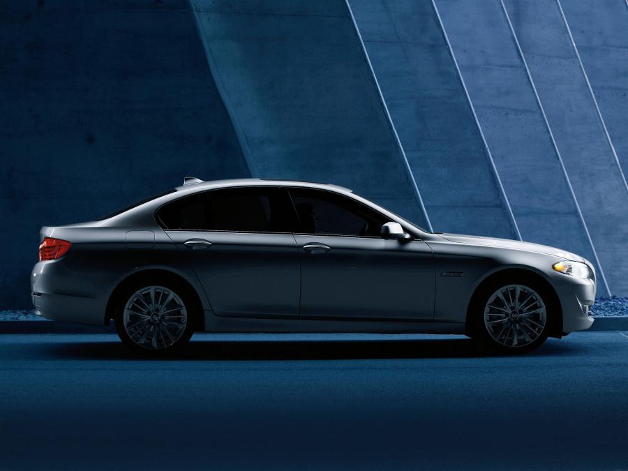  BMW 535i Sedan 2010 года  (фото 12 из 16)